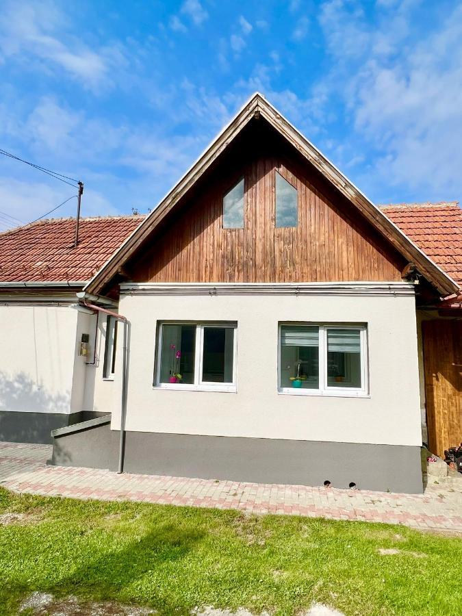 Silver House Rasnov Exterior photo